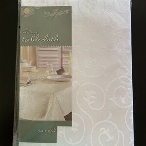 Vintage Home Trends 70” Round Damask Tablecloth New White